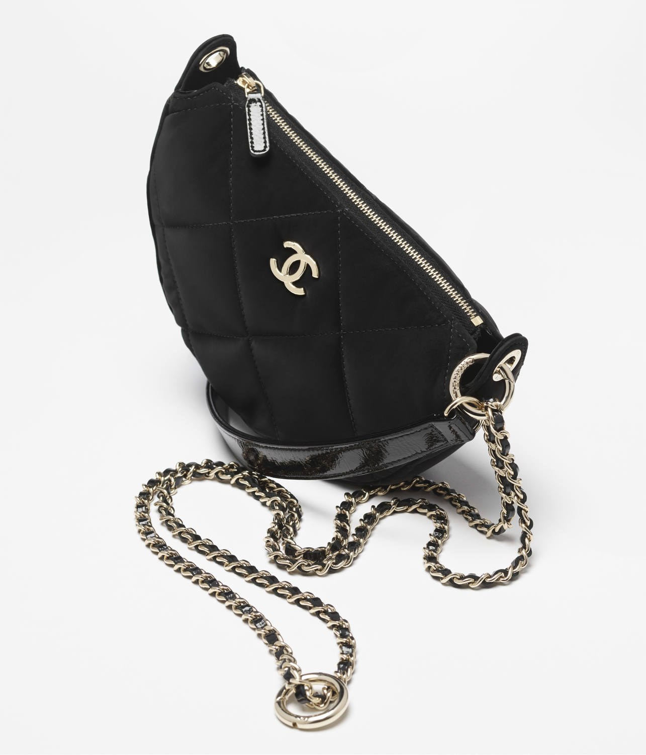 Chanel Chain Handbag Velvet Texture #333647