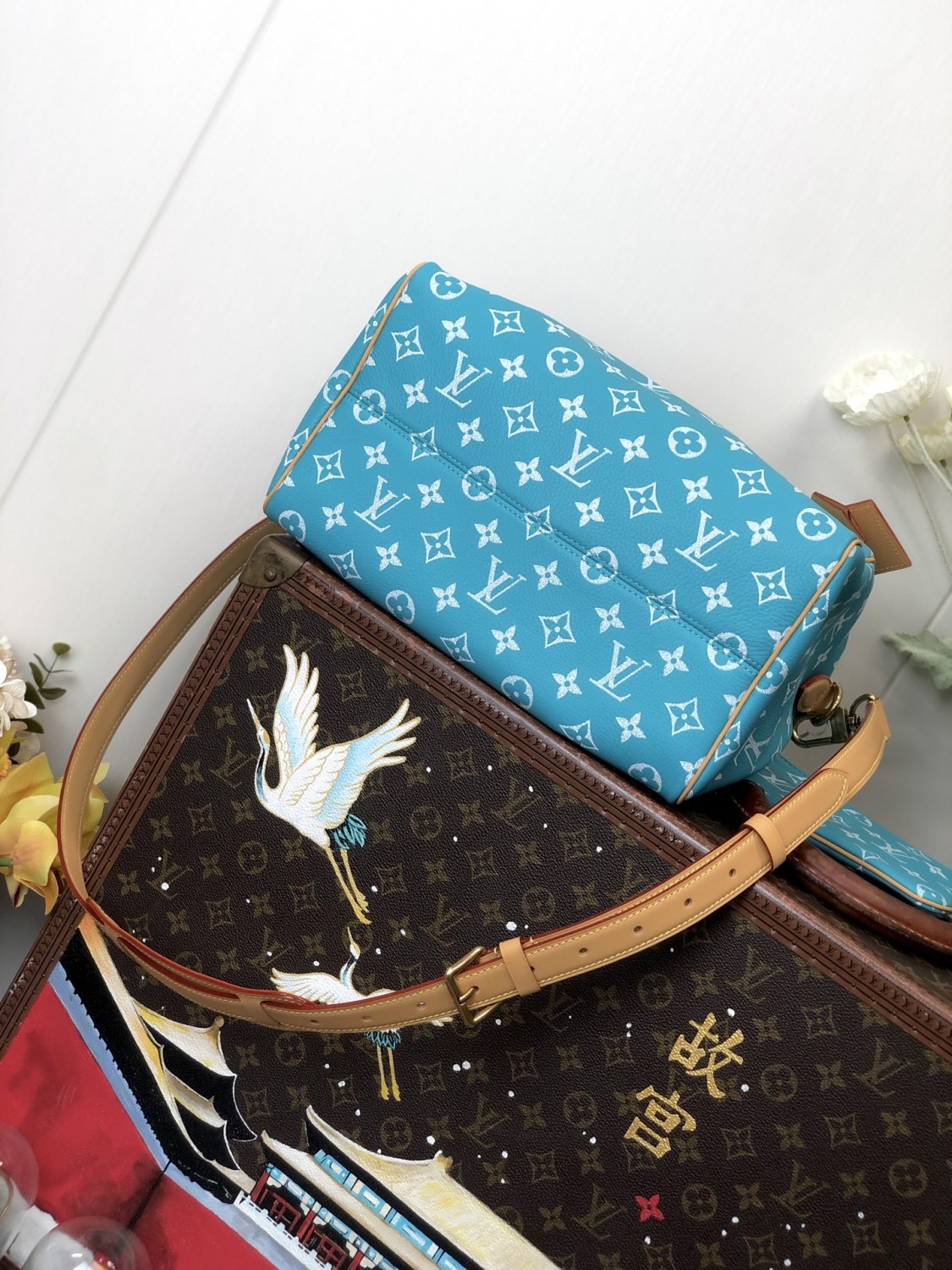 Louis Vuitton Women's Fashion Classic Lake Blue Logo Zipper Closure Leather Shoulder Bag Handbags In Small Medium And Large Sizes Crossbody Bag Bags #78664