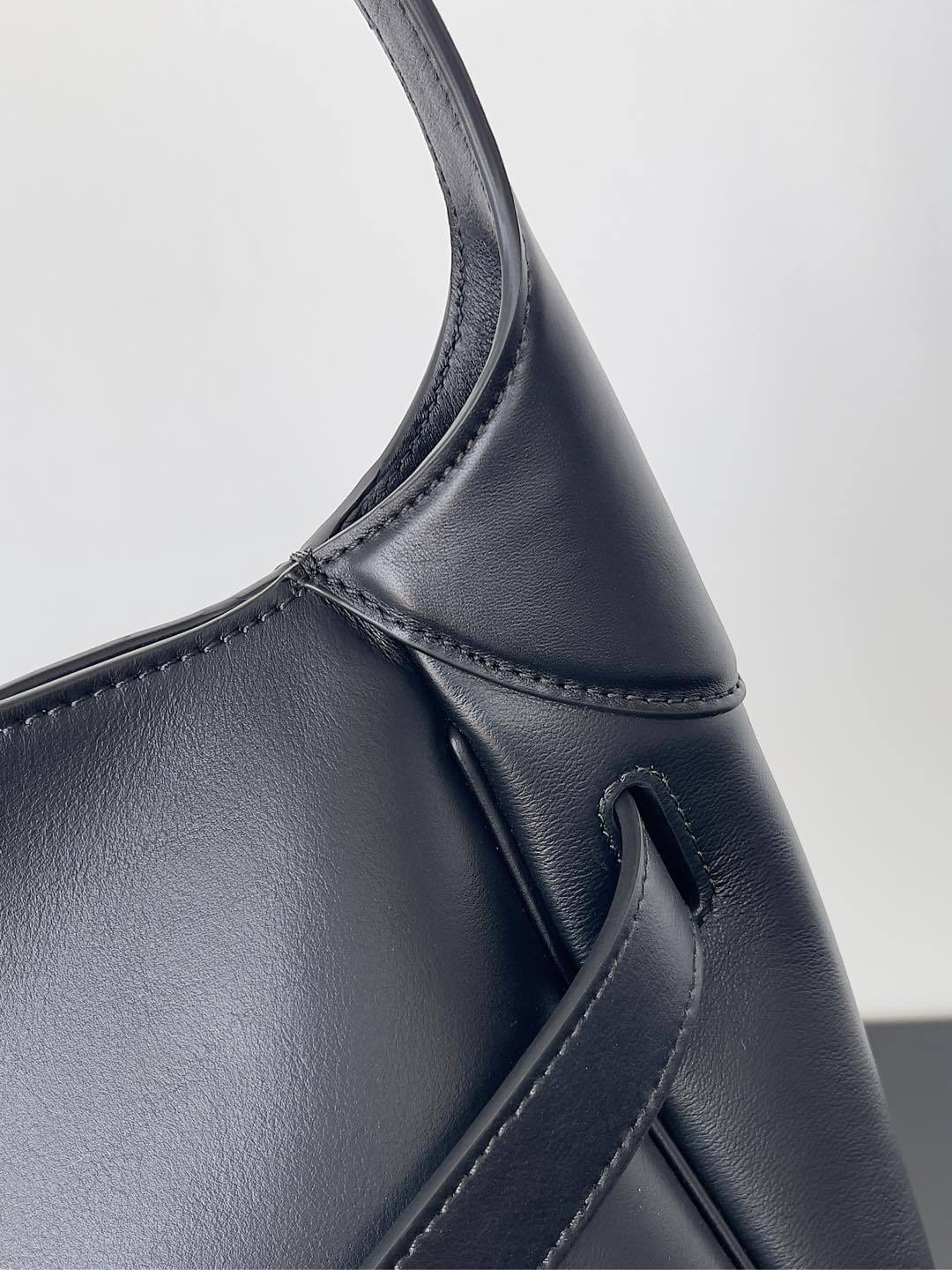 Balenciaga Women's Bel Air Series Large Leather Handbags Solid Color Casual Shoulder Bag Bags 8057602ABAW1000 Ngvp #9932