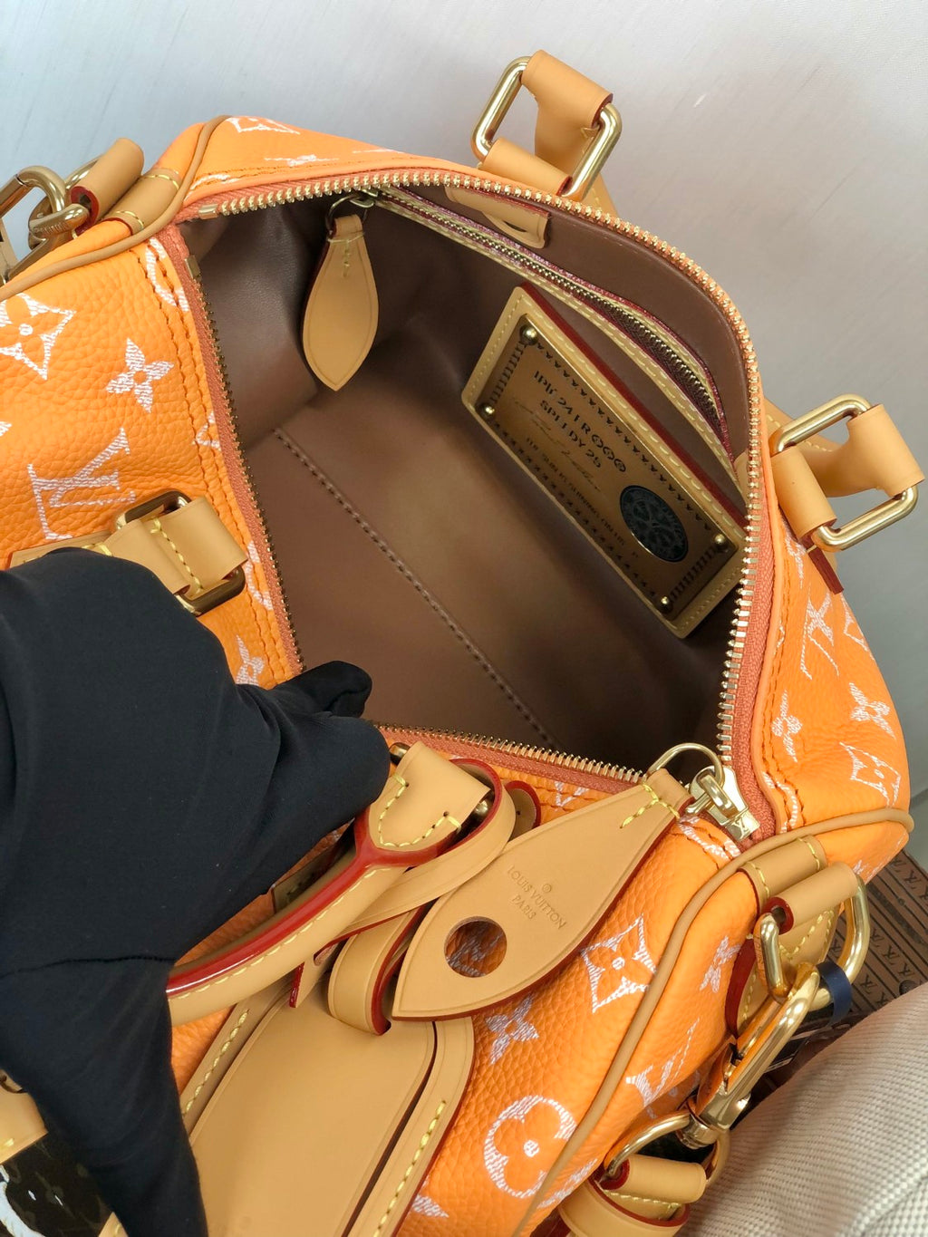 Louis Vuitton Women's Fashion Classic Cream Orange Logo Zipper Closure Leather Shoulder Bag Handbags In Small Medium And Large Sizes Crossbody Bag Bags #78653