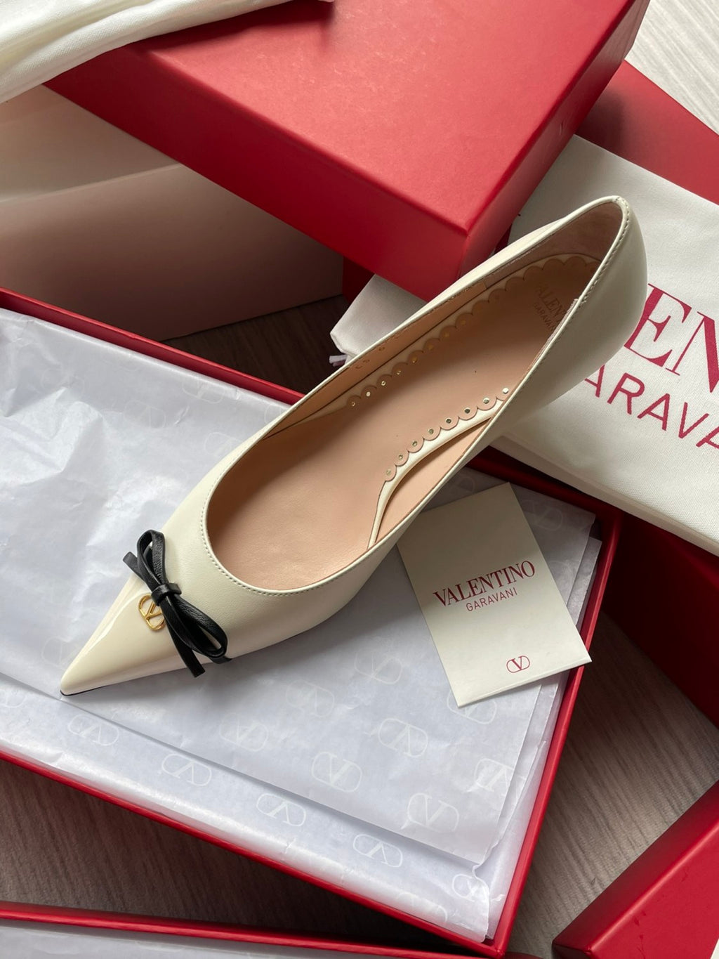 Valentino Women's Spring/Fall Classic Pointed Toe Covered Toe Bow V-Logo Sandals 4cm Heel Height Shoes #78843