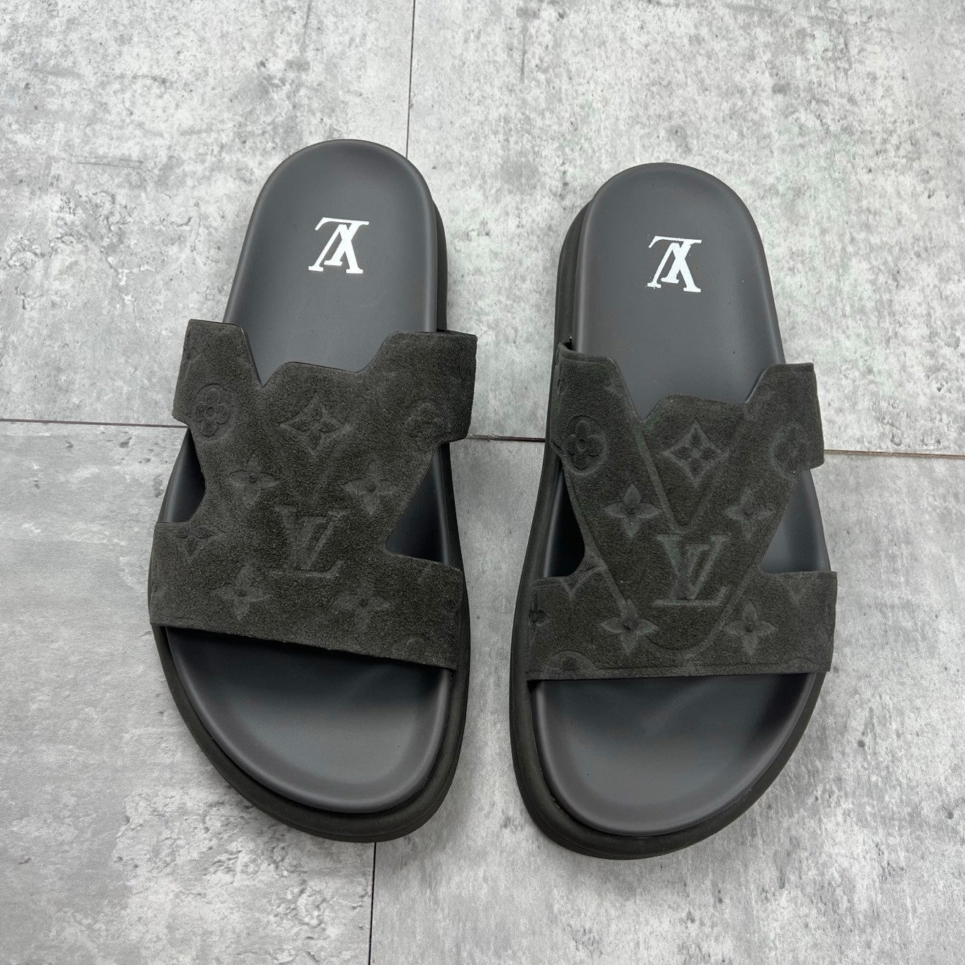 Louis Vuitton Men's Summer Solid Color Classic Fashion Casual Logo Print Slippers Round Toe Flat Mule Shoes #78169