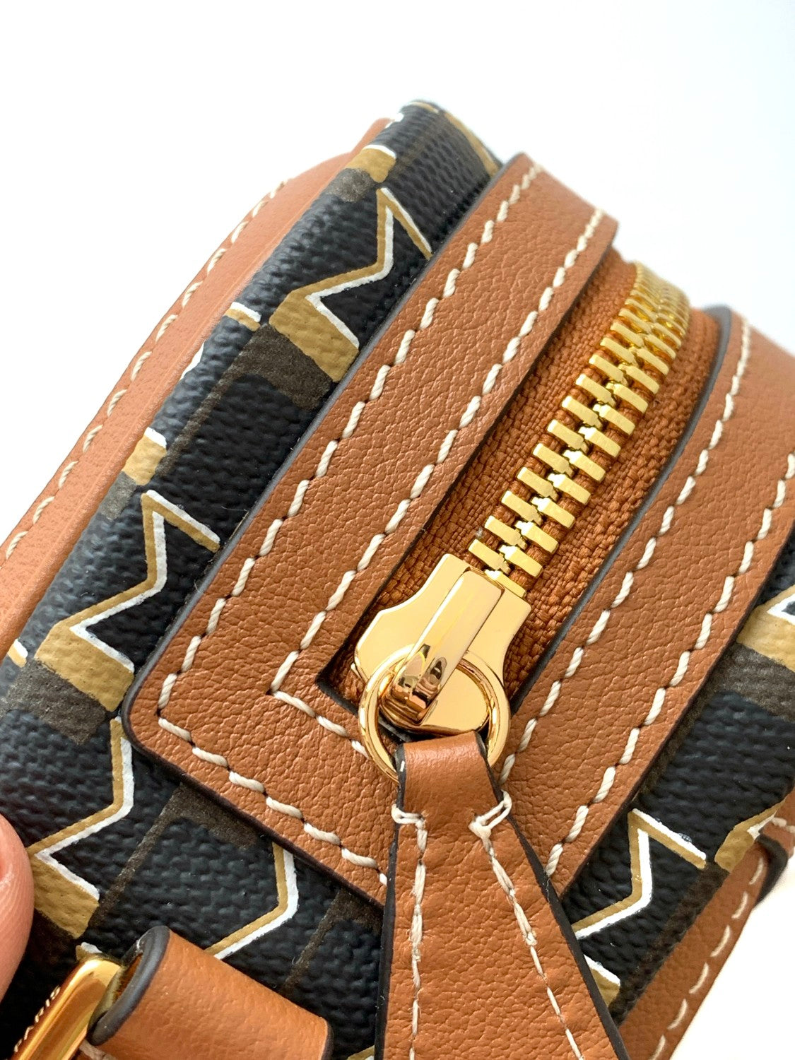 Moynat Women's Fashion Casual Color Blocked M-Shaped Cut Out Patch Pockets Zipper Closure Adjustable Straps Camera Bag Crossbody Bag Shoulder Bag Bags #78976