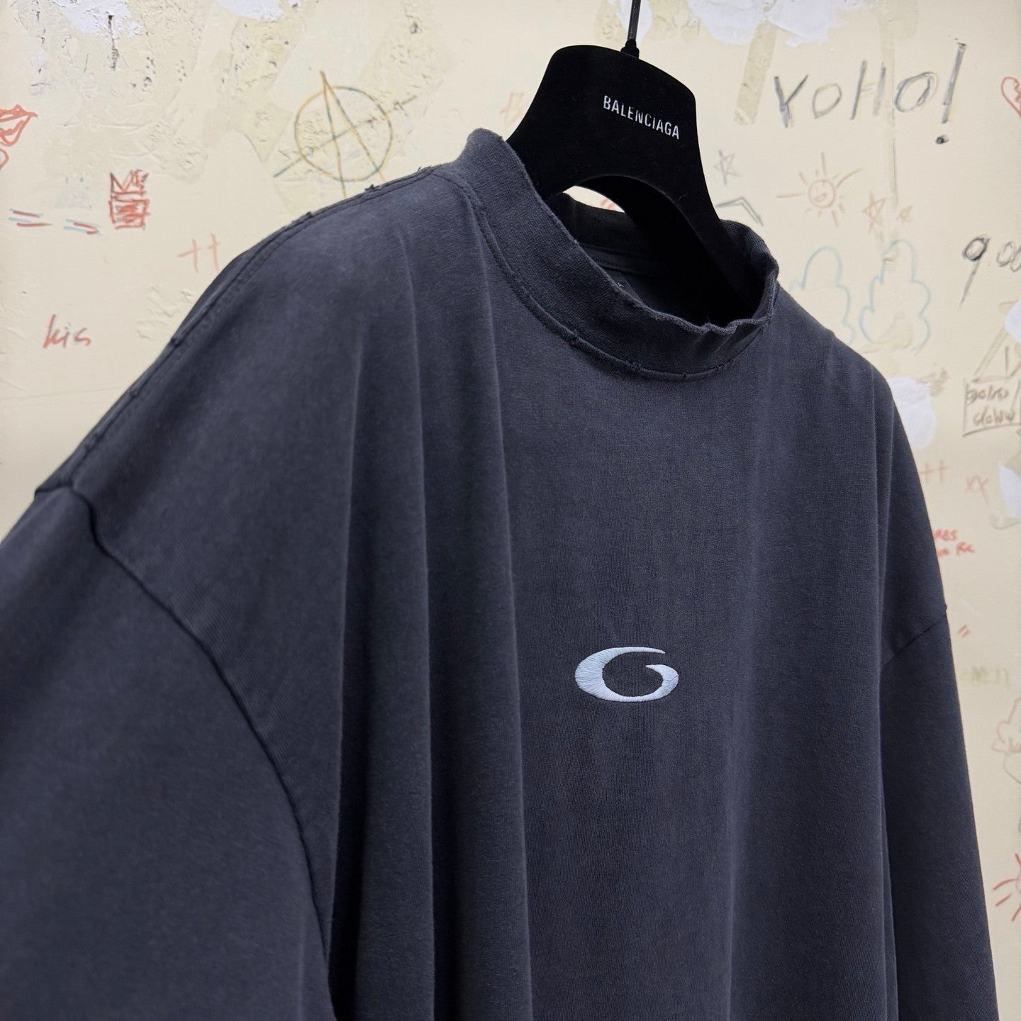 Balenciaga Top-quality Version Men's Transparent Tape Shifted Oversized Long Sleeve T-shirt in Faded Black#376444