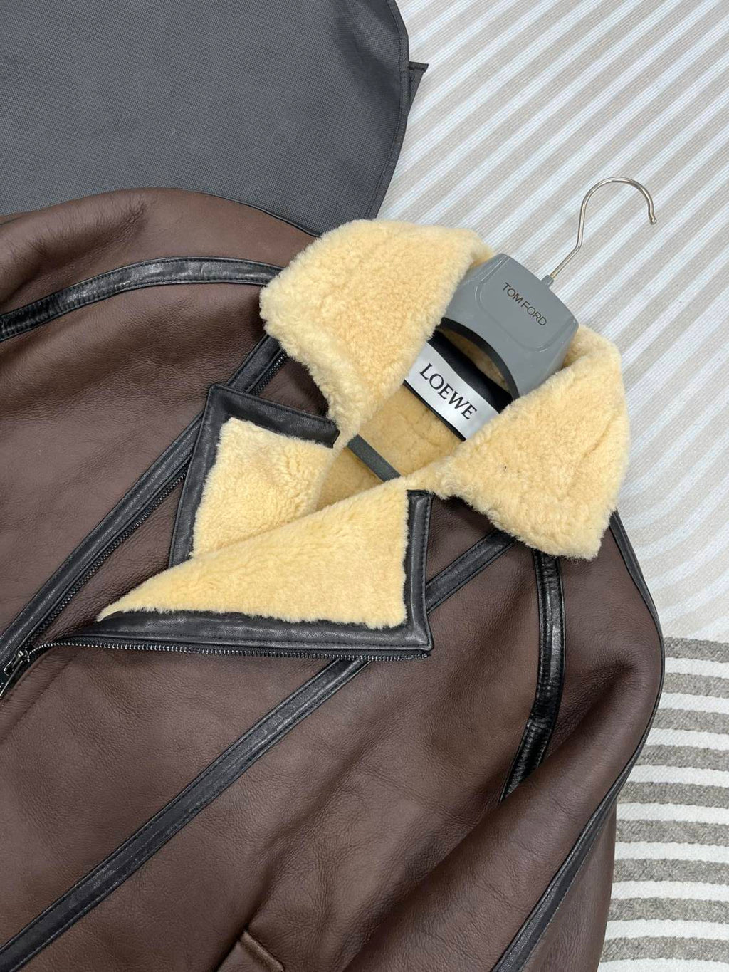 Loewe Men's Autumn And Winter Shearling Pilot Jacket Solid Color Zipper Lapel Loose Leather Jacket ﻿Ngvp #9776