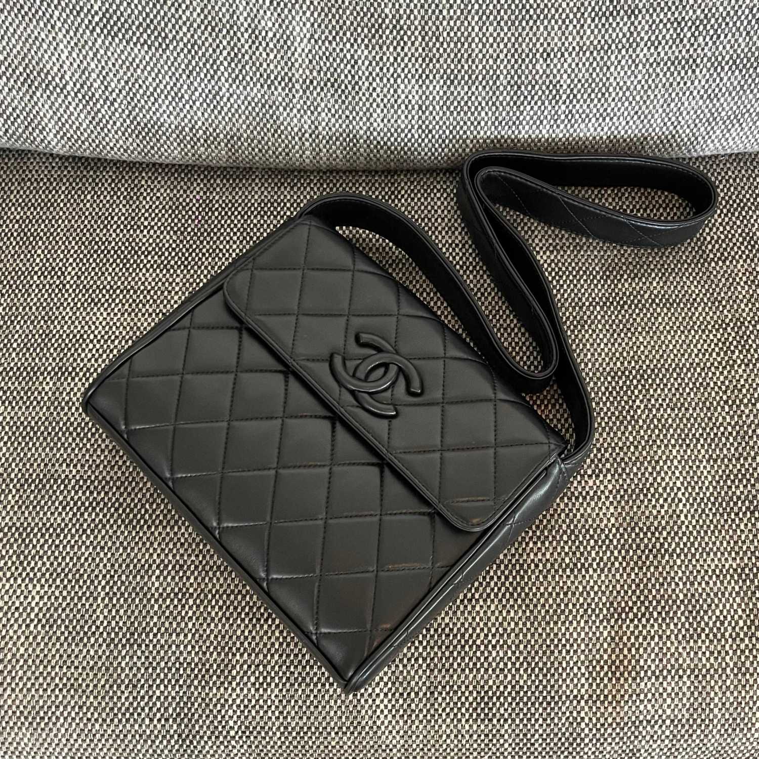 Chanel Women's Men's Vintage Black Knight Square Box Crossbody Bag With Flap Cover - Elegant And Sophisticated Handbag #81871A