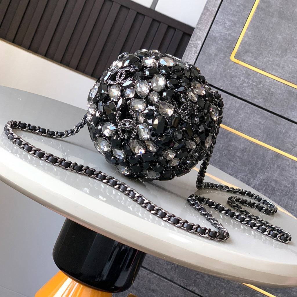 Chanel 2026 Early Spring Resort Collection Spherical Rigid Clutch Bag With Rhinestones And Faux Pearls Multicolor Crossbody Shoulder Tote Bags #82126A