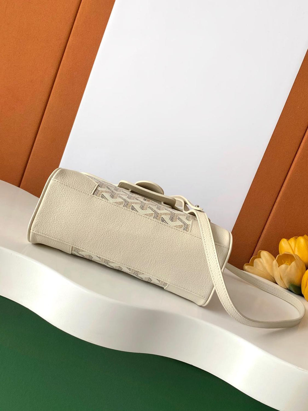 GOYARD Saigon Women's Solid Color Wooden Handle Canvas and Calfskin Shoulder Bag Handbag Bags #77774