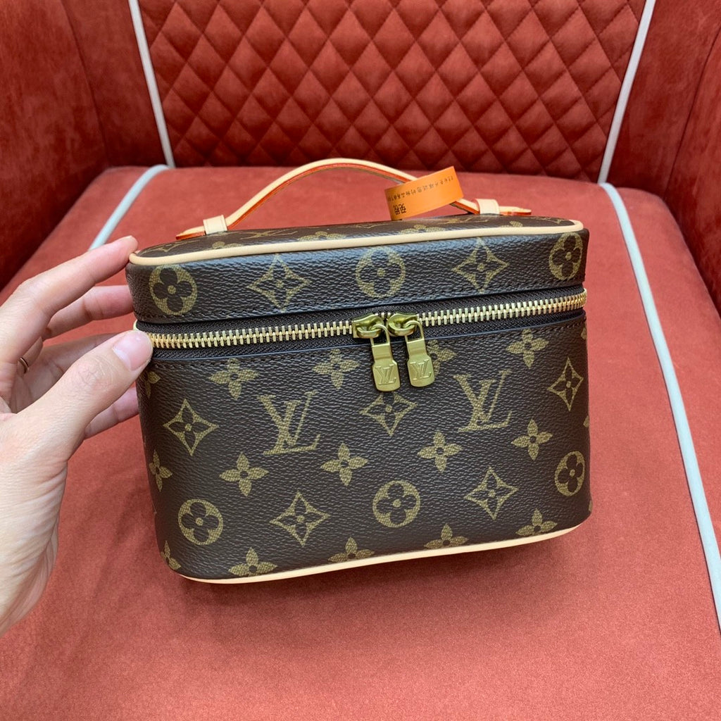 Louis Vuitton Nice Makeup Bag  Lv Classic Monogram Mini Makeup Clutchzipper Closure Water-resistant Canvas With Coated Lining  Stylish Vacation Bag Bags M44495 #195933