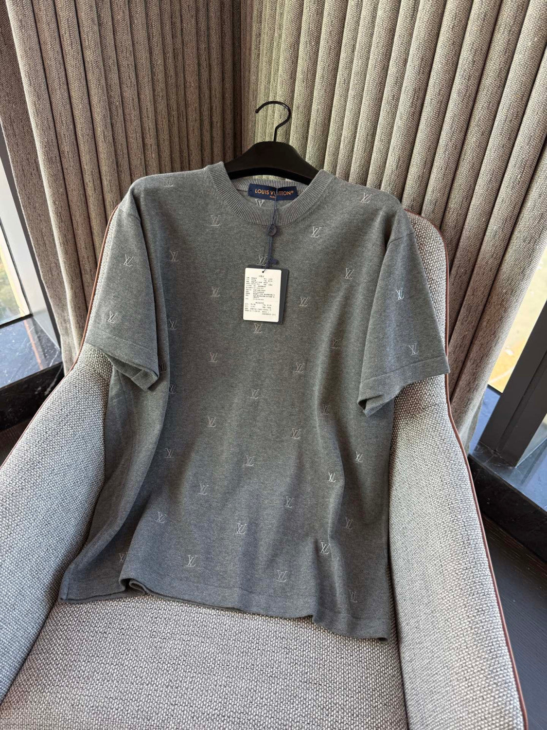 Louis Vuitton LV Blason Embroidered Short-Sleeved Crewneck #335682