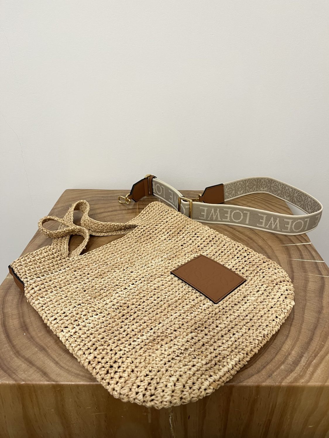 Loewe Women's Slit Adjustable Shoulder Strap Solid Color Woven Resort Style Raffia Mini Tote Crossbody Bag Bags #76331