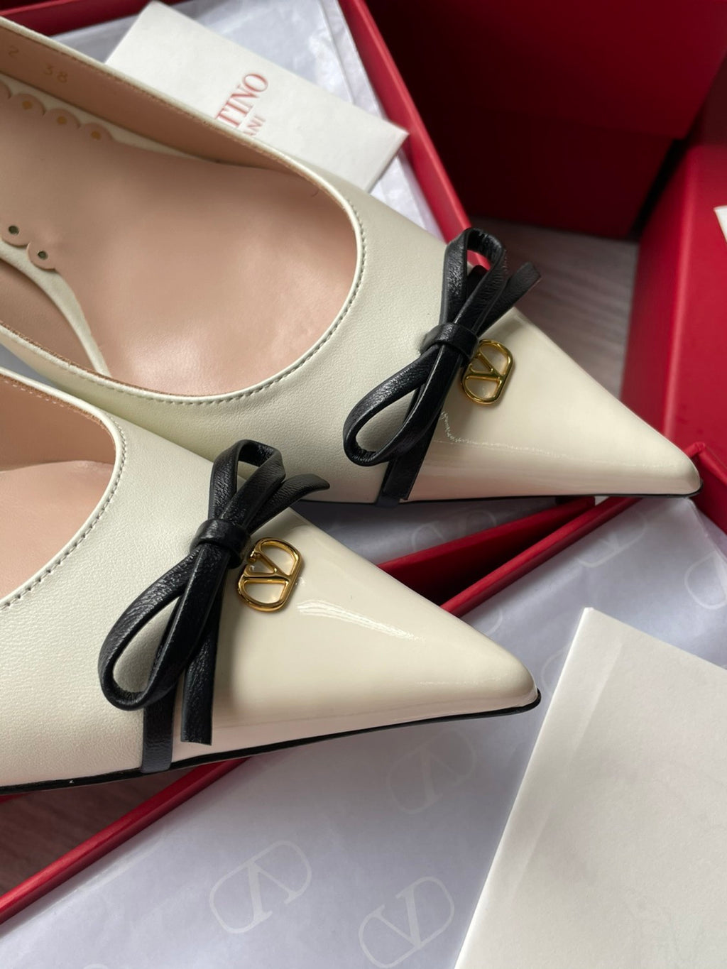 Valentino Women's Spring/Fall Classic Pointed Toe Covered Toe Bow V-Logo Sandals 4cm Heel Height Shoes #78843