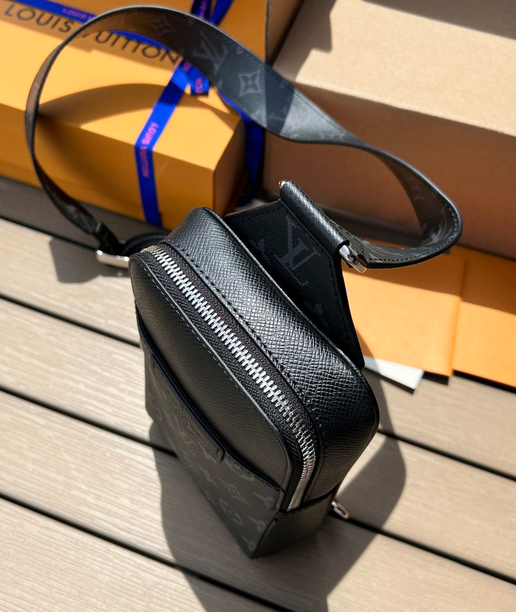 Louis Vuitton Outdoor Men's Black Adjustable Shoulder Strap Zipper Canvas Quilted Leather Monogrammed Shoulder Crossbody Bag Bags #76358