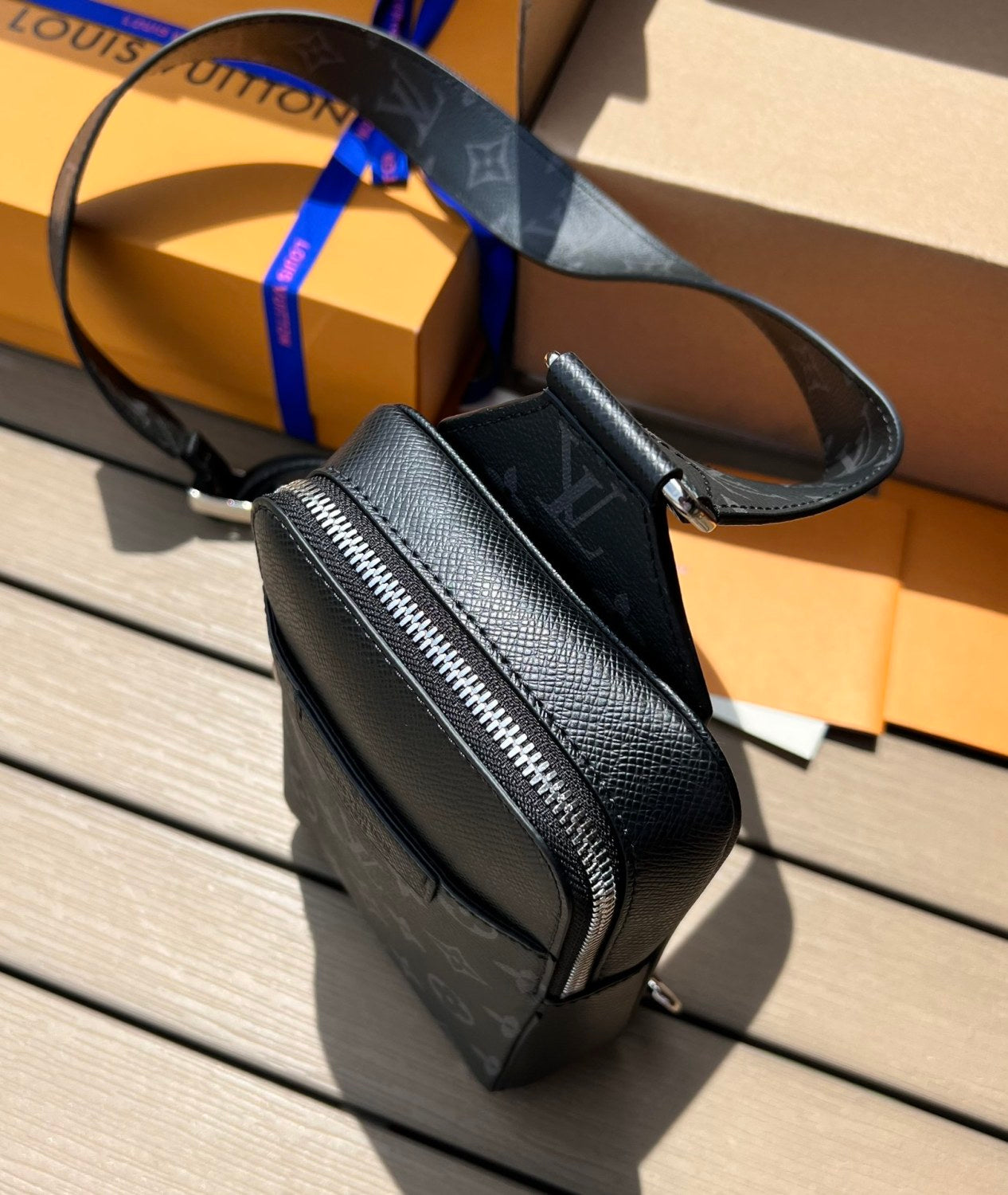 Louis Vuitton Outdoor Men's Black Adjustable Shoulder Strap Zipper Canvas Quilted Leather Monogrammed Shoulder Crossbody Bag Bags #76358