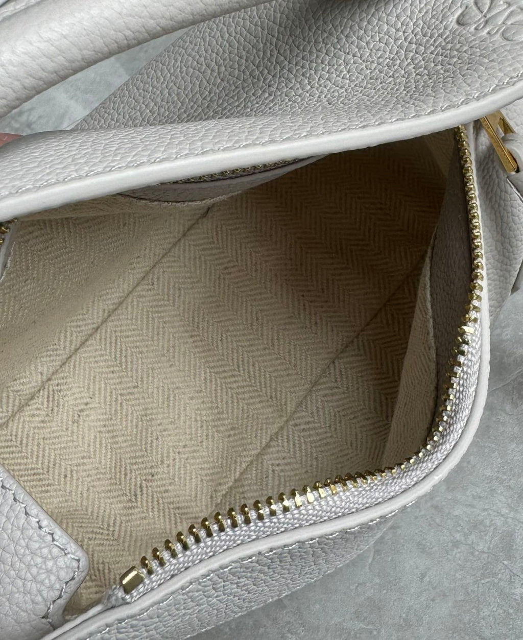 Loewe Women's Fashion Classic Solid Color Small Mini Soft Grained Cowhide Leather Puzzle Handbag Tote Shoulder Bag Bags A510P88X16-9567 #78731