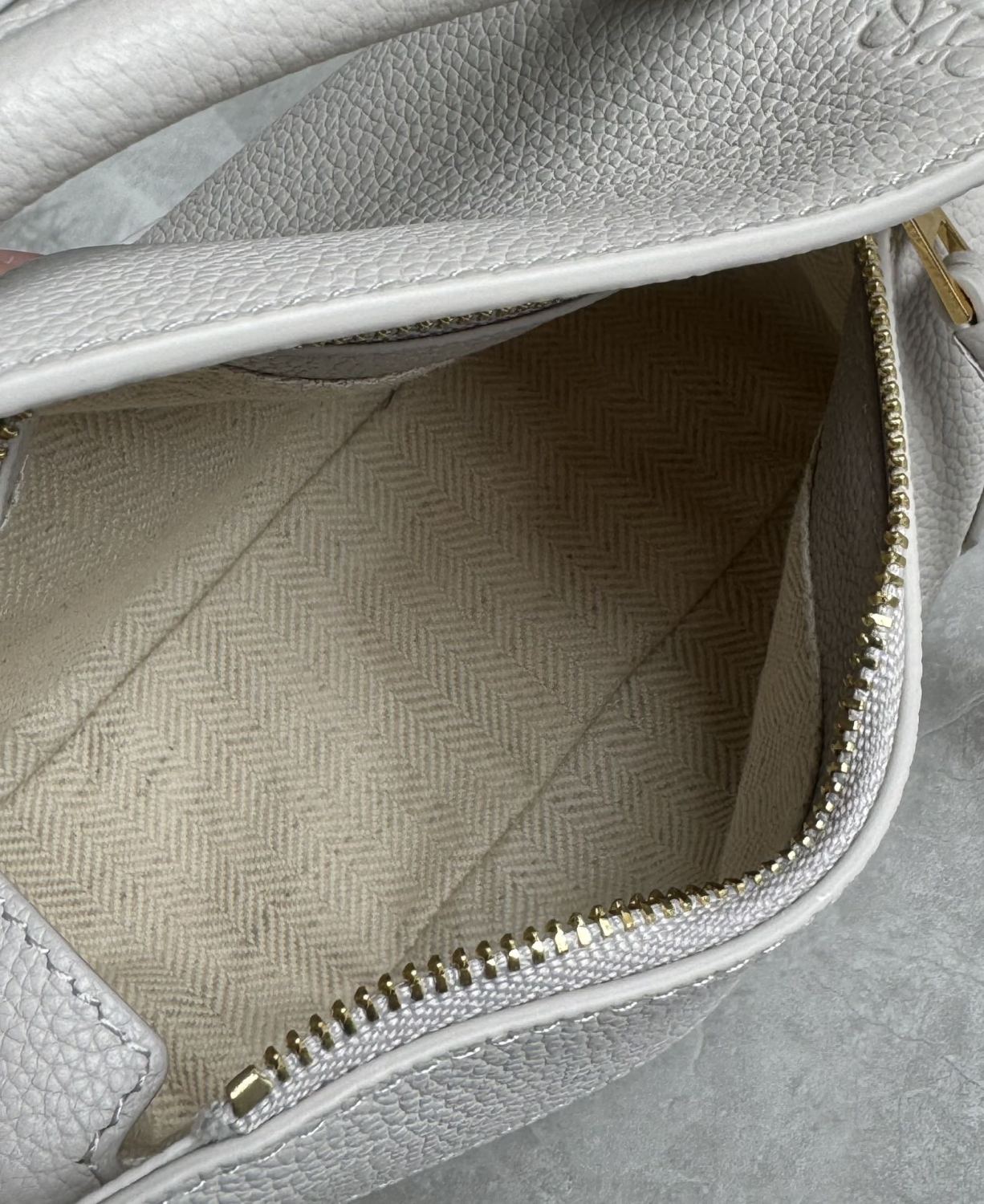 Loewe Women's Fashion Classic Solid Color Small Mini Soft Grained Cowhide Leather Puzzle Handbag Tote Shoulder Bag Bags A510P88X16-9567 #78731