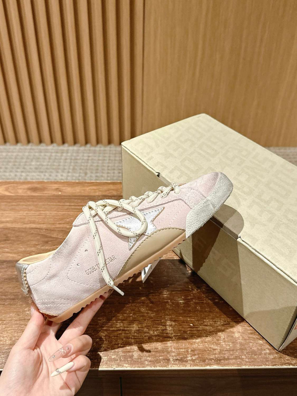 Golden Goose Men's and Women's Solid Colours Stars Dirty Shoes Round Toe Cowhide Low Top Two Colours Lace Casual Shoes #76749