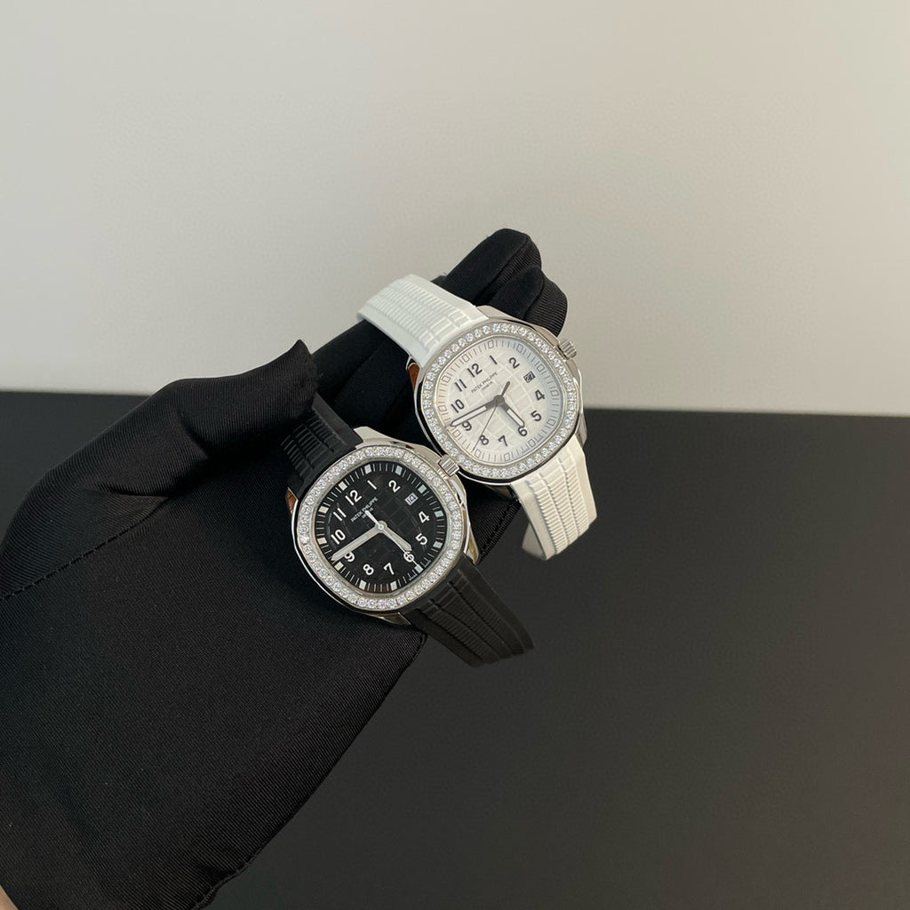 Patek Philippe Aquanaut Women's Quartz Movement Date Black Dial Stainless Steel Case Watch #97992