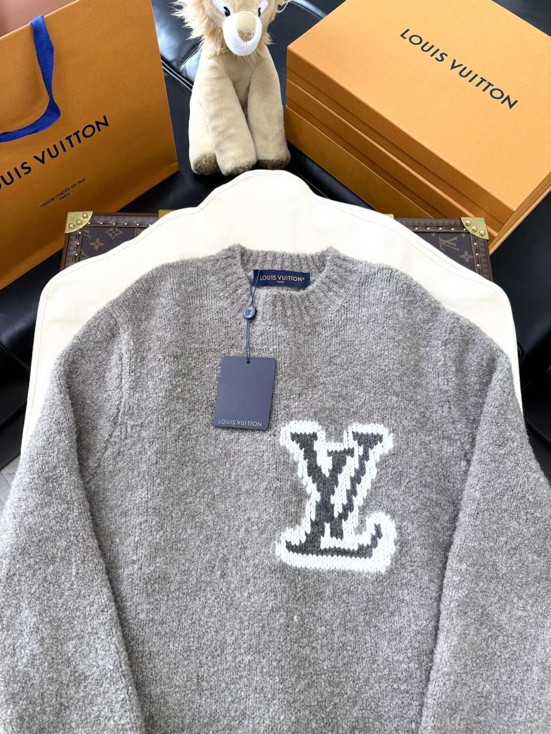 Louis Vuitton Men's Spring and Autumn Solid Color Letter Printed Crew Neck Wool Knit Long Sleeve Sweater #74694