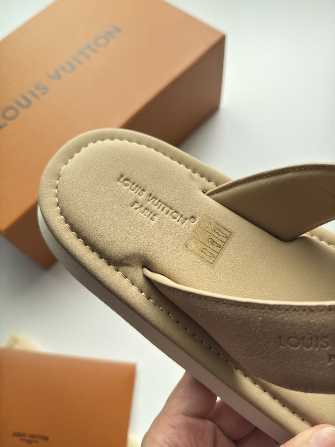 Louis Vuitton LV Flip Thong Shoes #387886