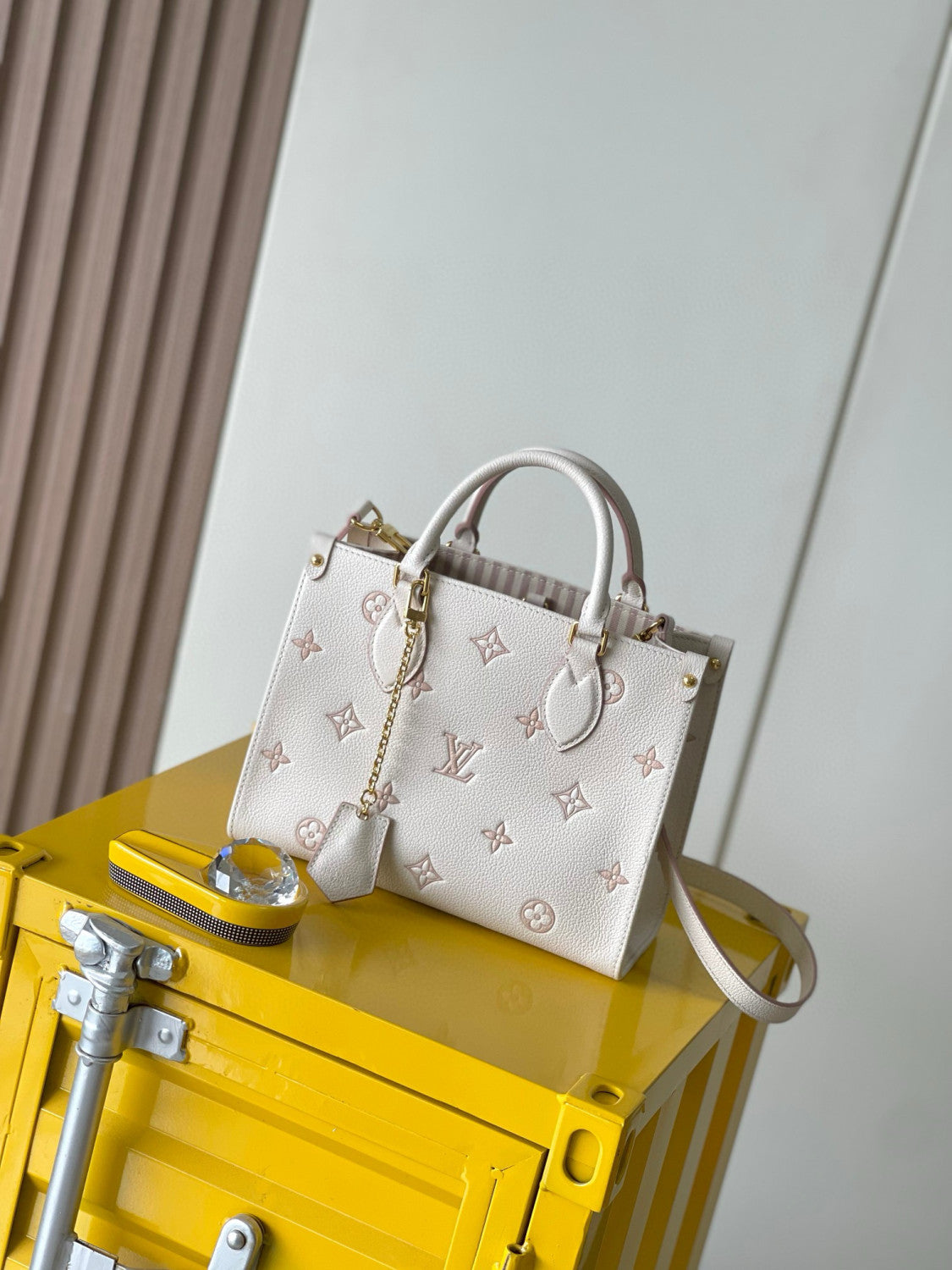 Louis Vuitton ONTHEGO Women's Letter Logo Printed Leather Tote Bag Shopper Tote Handbags Bags #77454