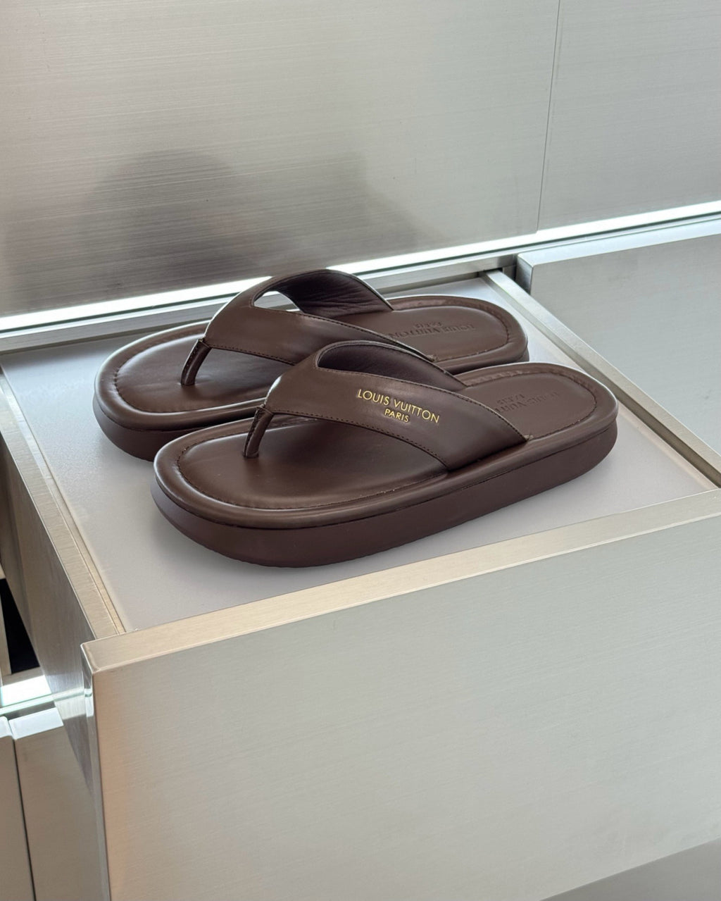 LOUIS VUITTONLV Flip Thong Shoes #387756