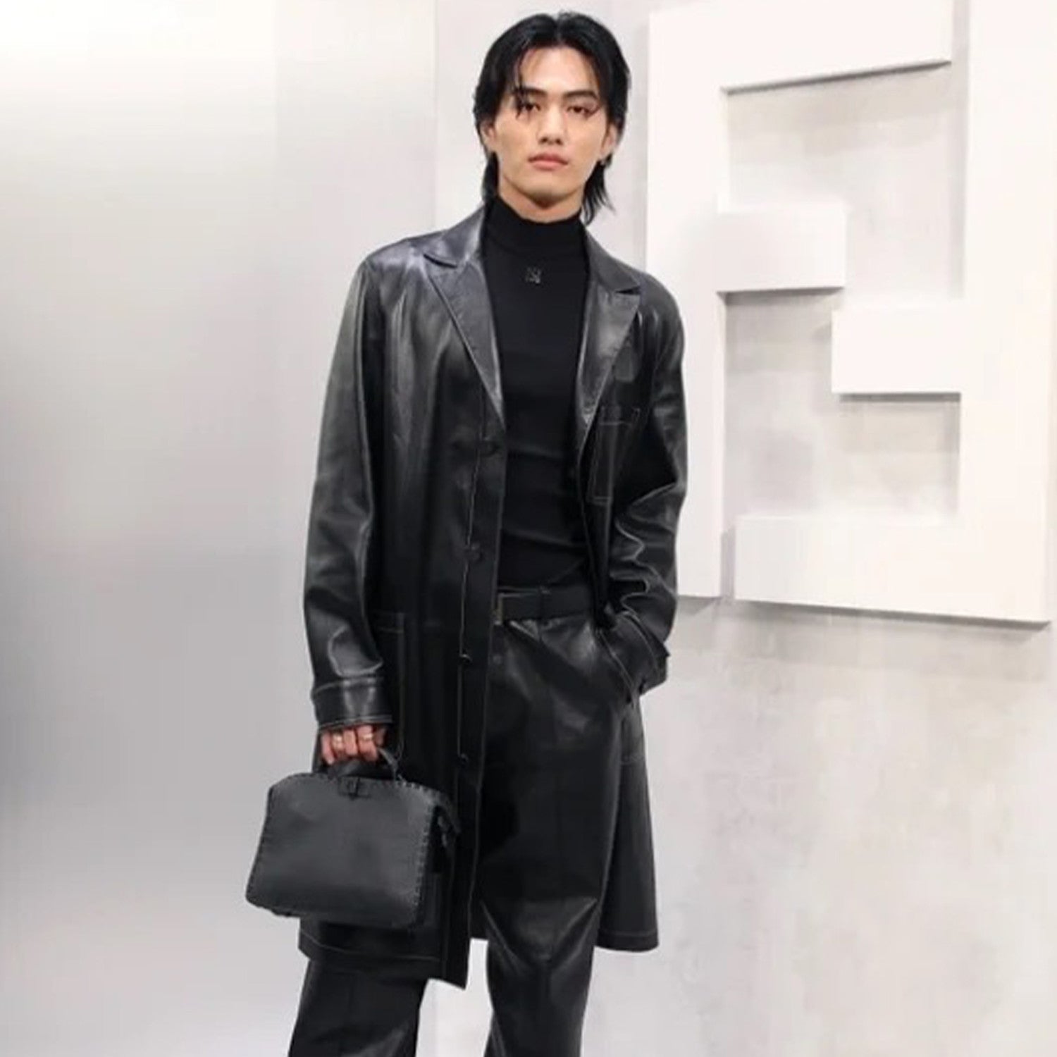 Fendi Men's Fall And Winter Black Long Sheepskin Jacket Fashion Bright Line Retro Single-breasted Luxury Leisure Jacket Coat Ngvp #8948