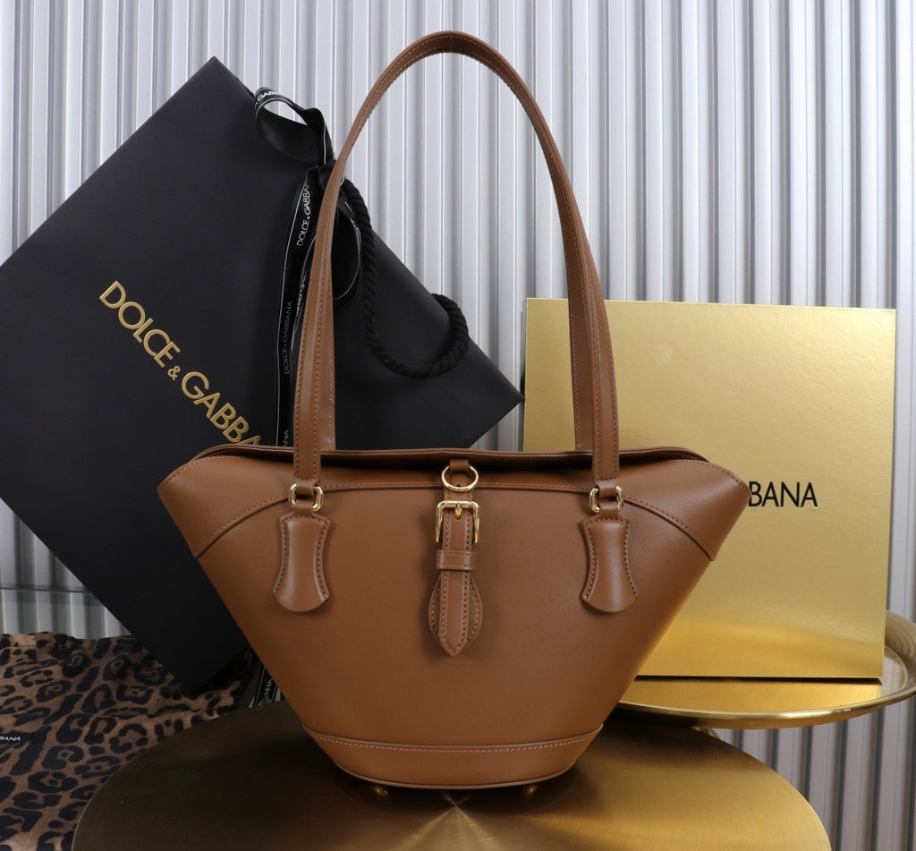 Dolce & Gabbana Capri New Rolled Bucket Bag Simple Yet Sophisticated Understated Yet Luxurious a Timeless Classic Bags BB7815AK274 #197031