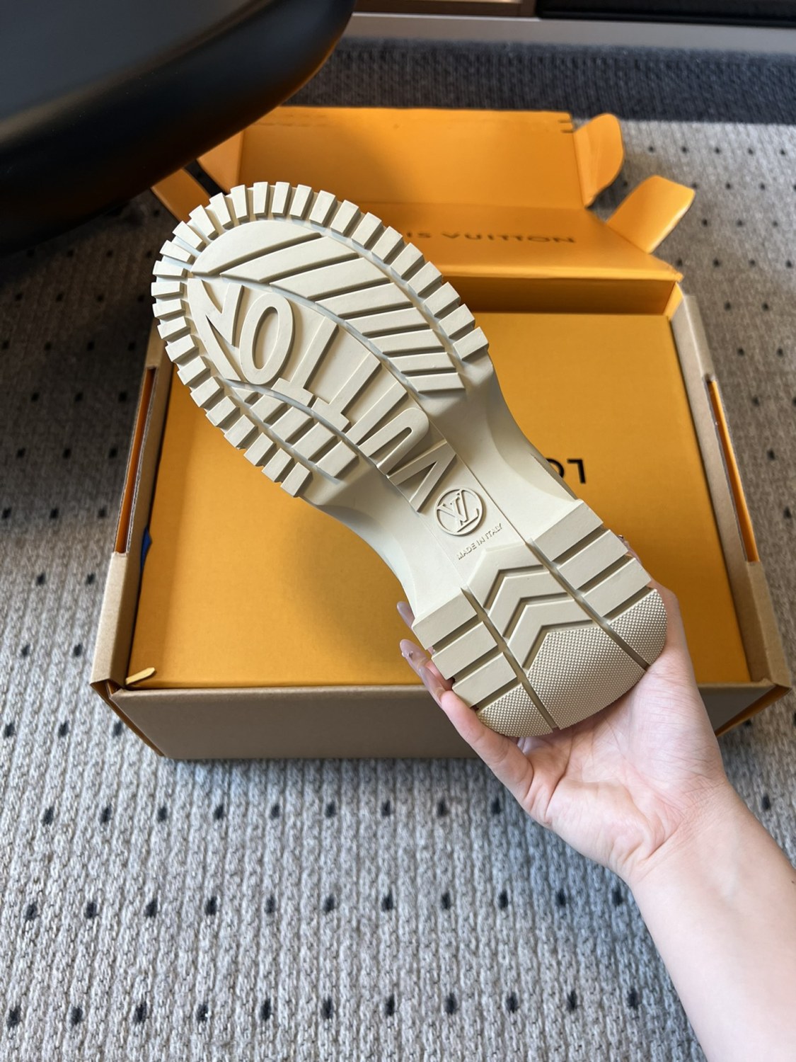 Louis Vuitton Women's Autumn/winter Solid Color Round Toe Short Boot With Thick Sole Suede Classic Fashion Boots Shoes #78119
