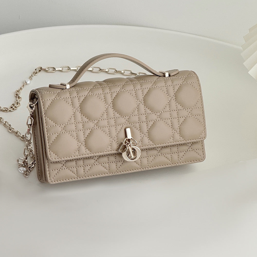 Dior Miss My Dior Minimalist Elegant Flap Bag with D.I.O.R. Charm Fashionable Casual Chain-Strap Flap Bag in Lambskin Bags S0980ONMJ_M900 #197188