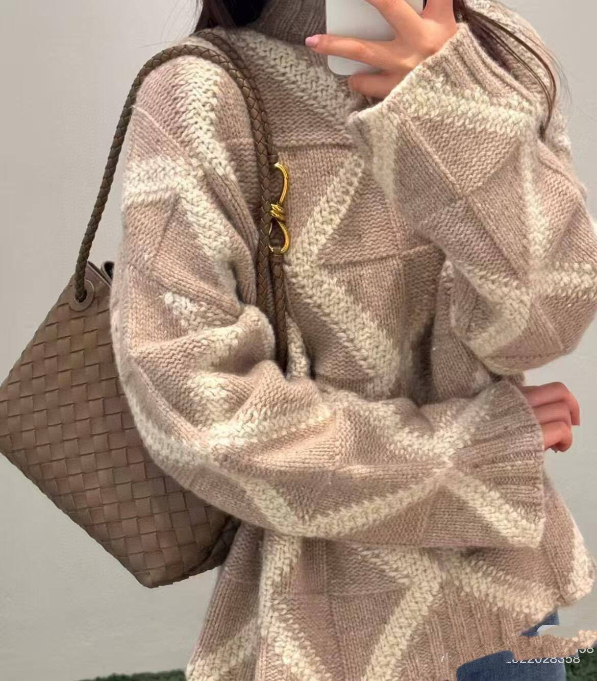 Bottega Veneta Women's Andiamo Collection Handbag Woven Magnetic Clasp Closure Leather Shoulder Crossbody Bag Bags #76212