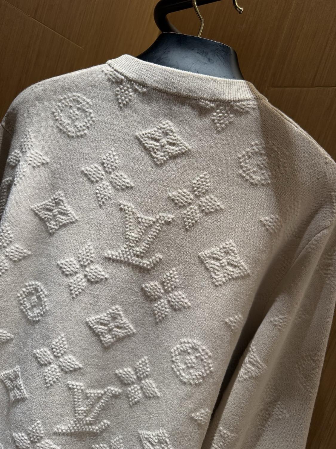 Louis Vuitton Men's Spring and Autumn Solid Color Logo Printed Round Neck Knitted Long Sleeve Sweater Sweatshirt #75733