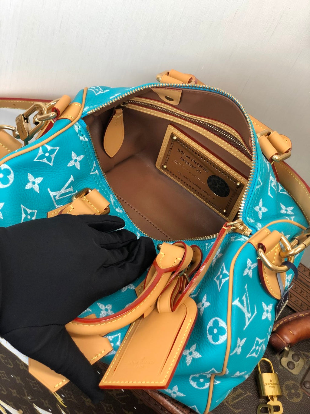 Louis Vuitton Women's Fashion Classic Lake Blue Logo Zipper Closure Leather Shoulder Bag Handbags In Small Medium And Large Sizes Crossbody Bag Bags #78664