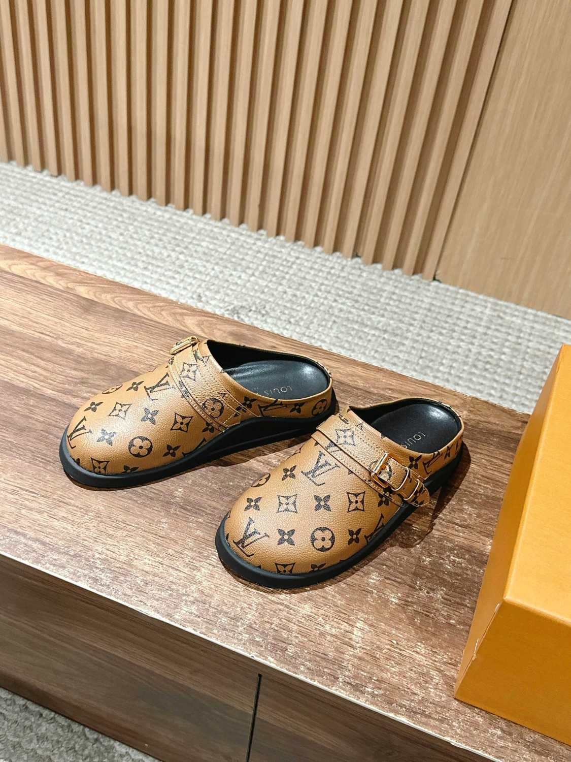LOUIS VUITTON LV To-Go Flat Comfort Clog Shoes #379748
