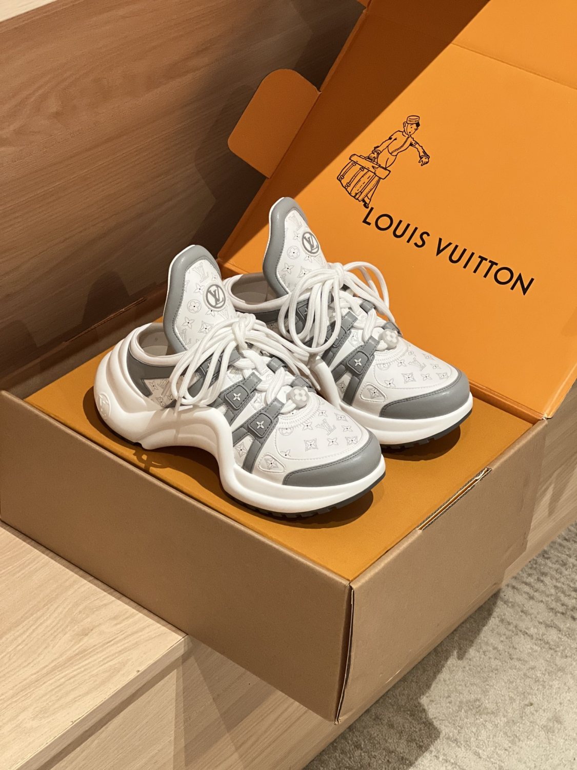 Louis Vuitton LV Archlight Women's Spring and Summer One Foot Stirrup Casual Low Top Lace Up Sneakers Shoes #76659