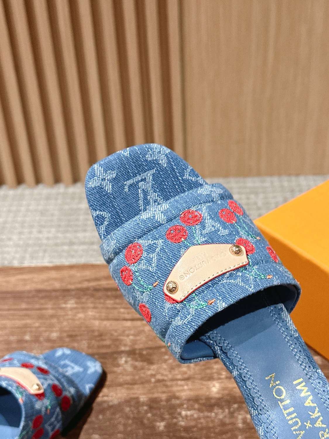 Louis Vuitton  x TM Lily Series Summer Logo Embroidery Solid Color Cool Slippers With Exposed Toes And A Unique Heel Height Of 5.5cm Casual Shoes #81735