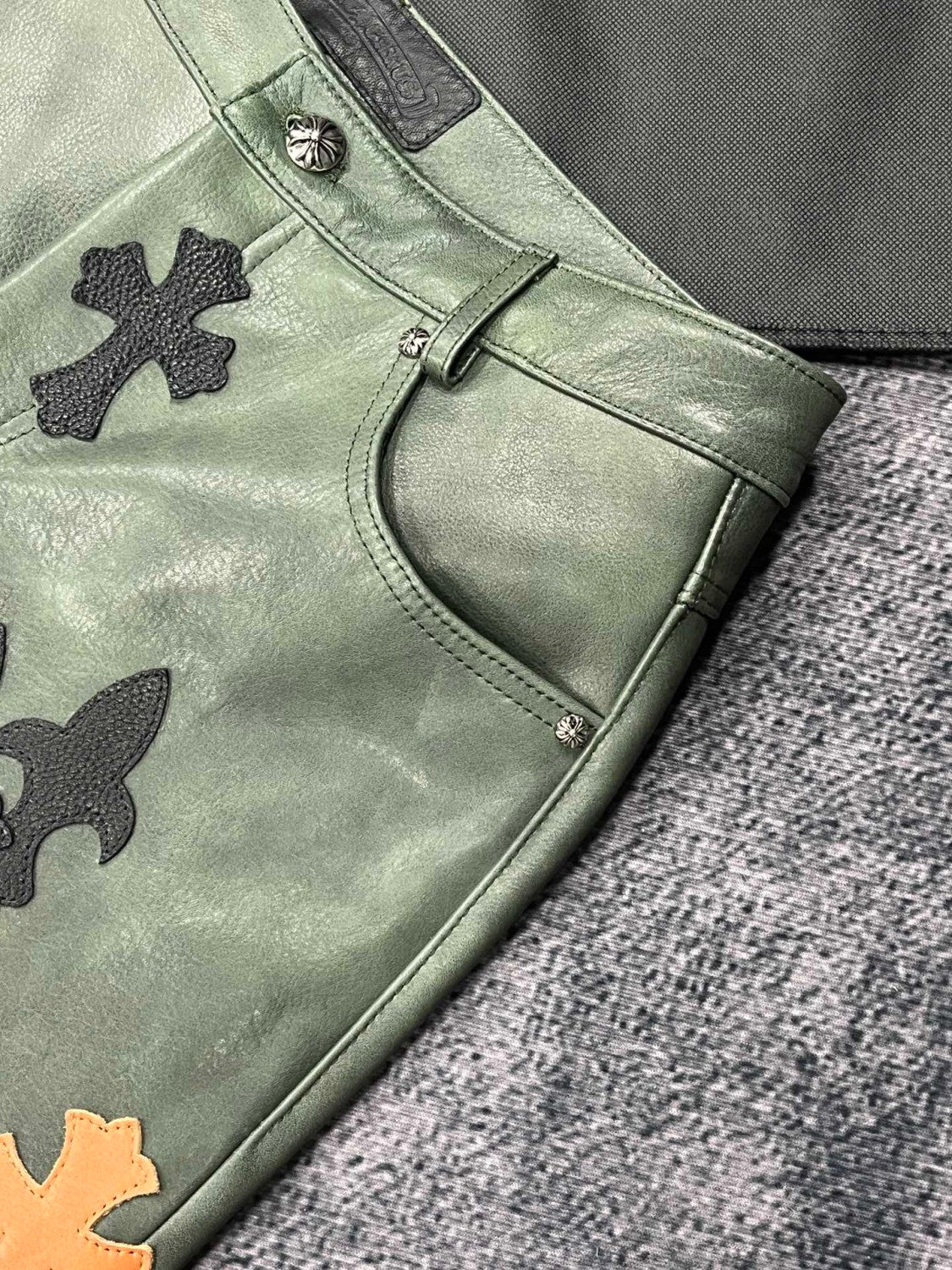 Chrome Hearts Men's Fall/Winter Dark Green Calfskin Leather Patch Embroidered Pants #99894