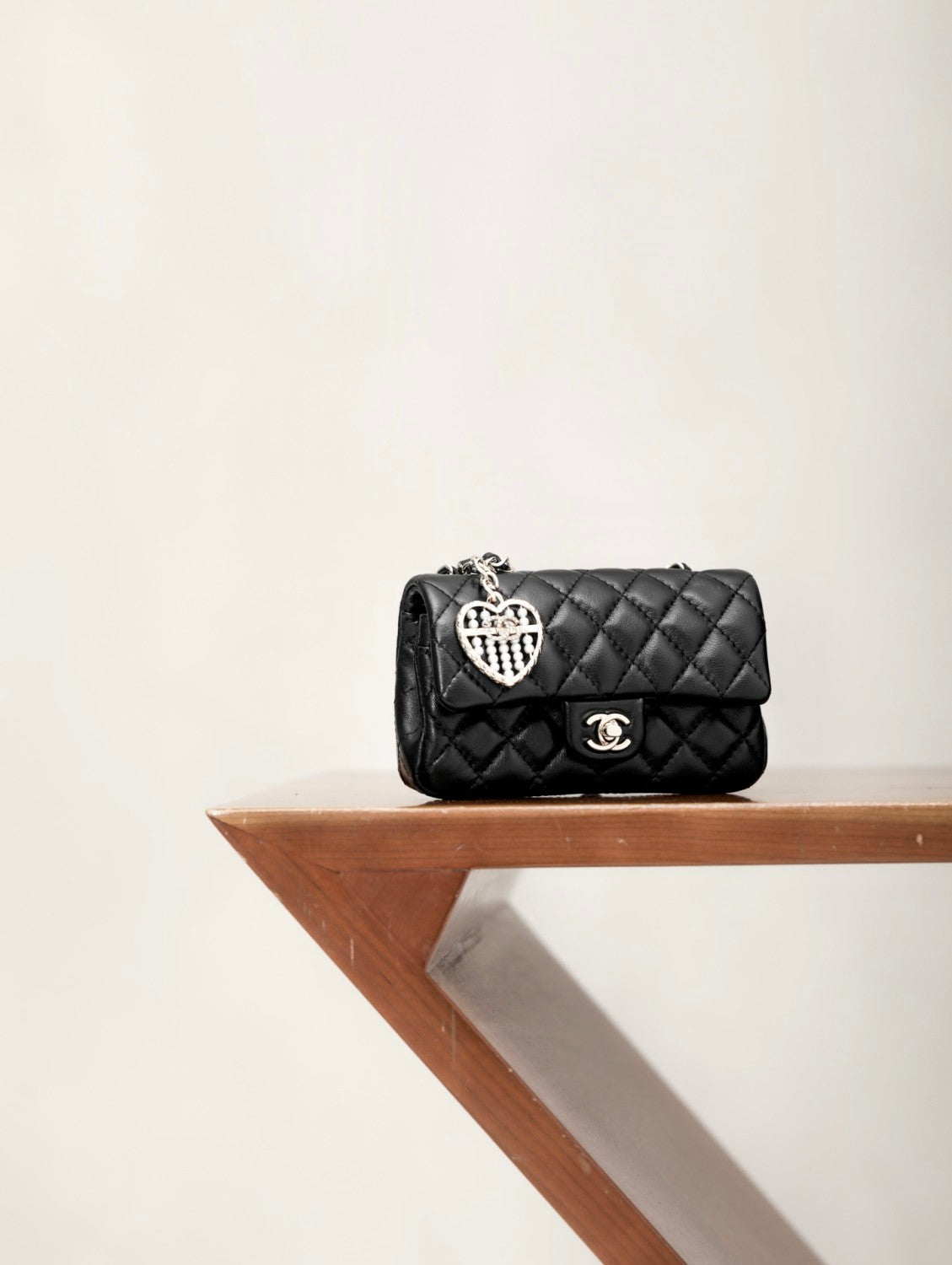 Chanel Women's Solid Color Chain Strap Flap Leather Mini Pendant Bag Bags AP4760-B21223-U0509 #77494