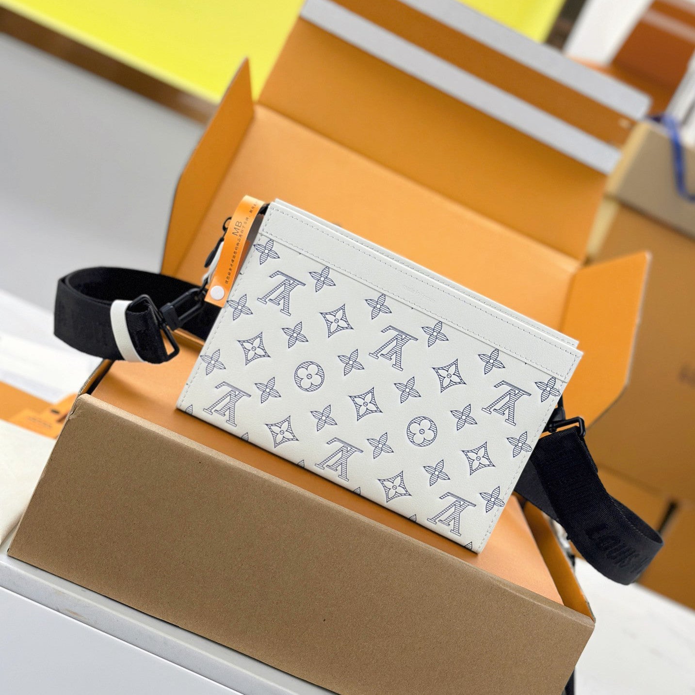 Louis Vuitton GASTON Classic printed men's and women's fashion Adjustable removable shoulder strap Zipper closure Coated canvas Shoulder bag Handbag Bags M14036 #78445