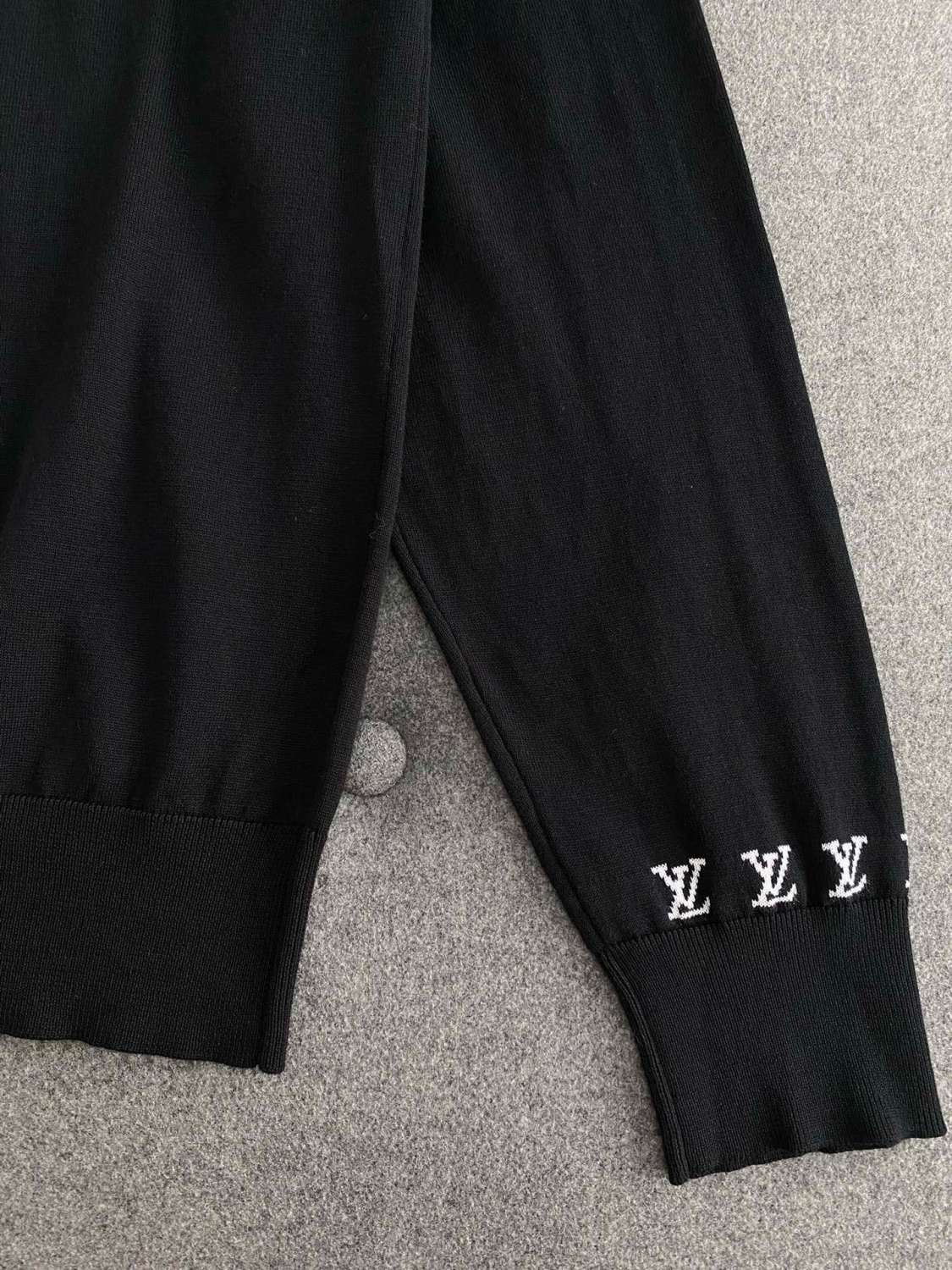 Louis Vuitton Men's Spring And Fall Logo Printed Crew Neck Black Cotton Long Sleeve Fitted Sweater #71473