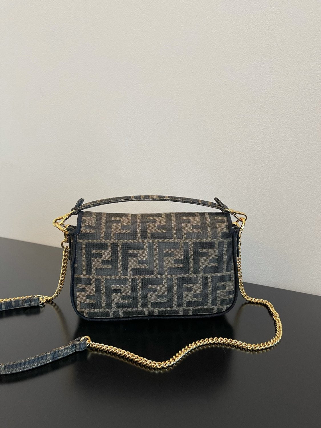 FENDI  Baguette Handbags #381872