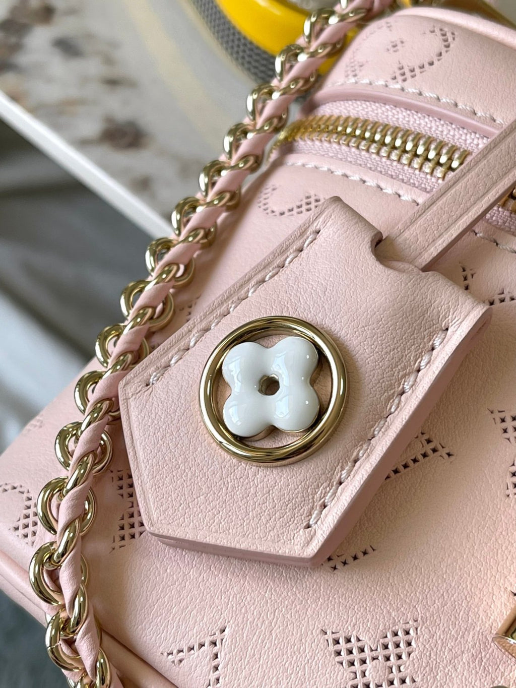 Louis Vuitton Vanity Pouch Flower Ring Women's Gray Monogrammed Pendant Zipper Closure Calfskin Gloves Cosmetic Bag Bags #76843
