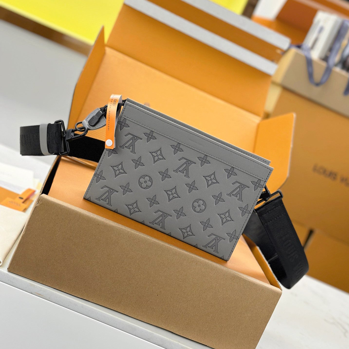 Louis Vuitton GASTON Classic printed men's and women's fashion Adjustable removable shoulder strap Zipper closure Coated canvas Shoulder bag Handbag Bags M14036 #78445