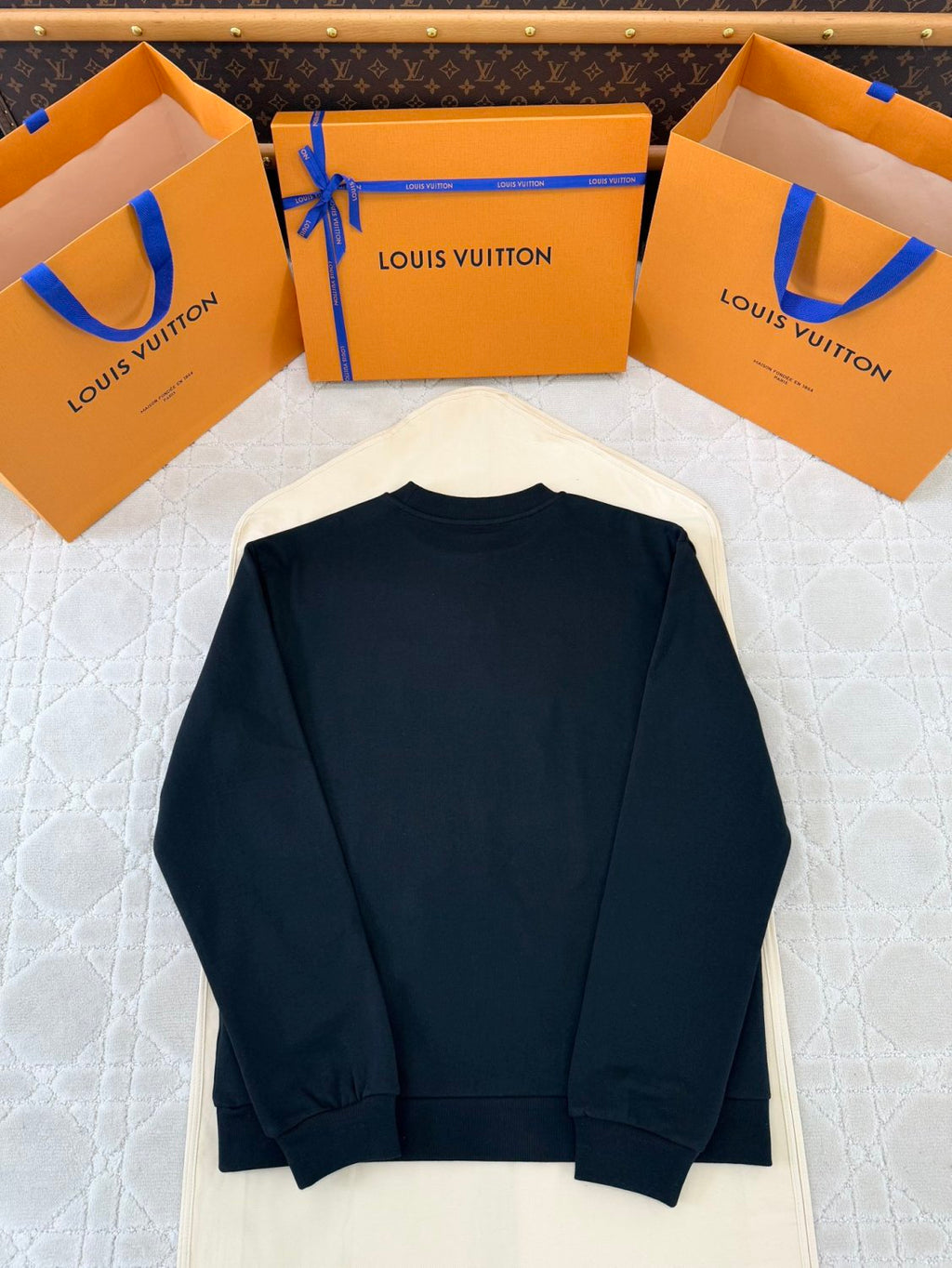 Louis Vuitton Men's Spring and Autumn Fixed Embroidery Printed Round Neck Cotton Long Sleeve Sweatshirt #75428
