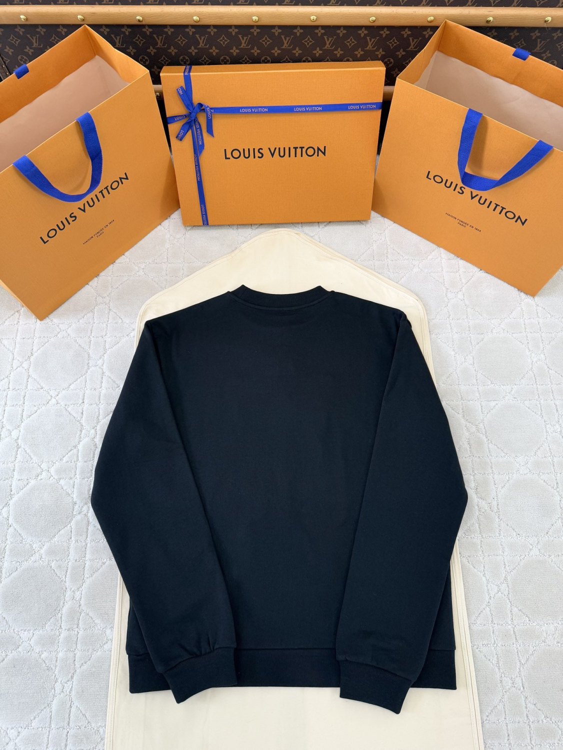 Louis Vuitton Men's Spring and Autumn Fixed Embroidery Printed Round Neck Cotton Long Sleeve Sweatshirt #75428