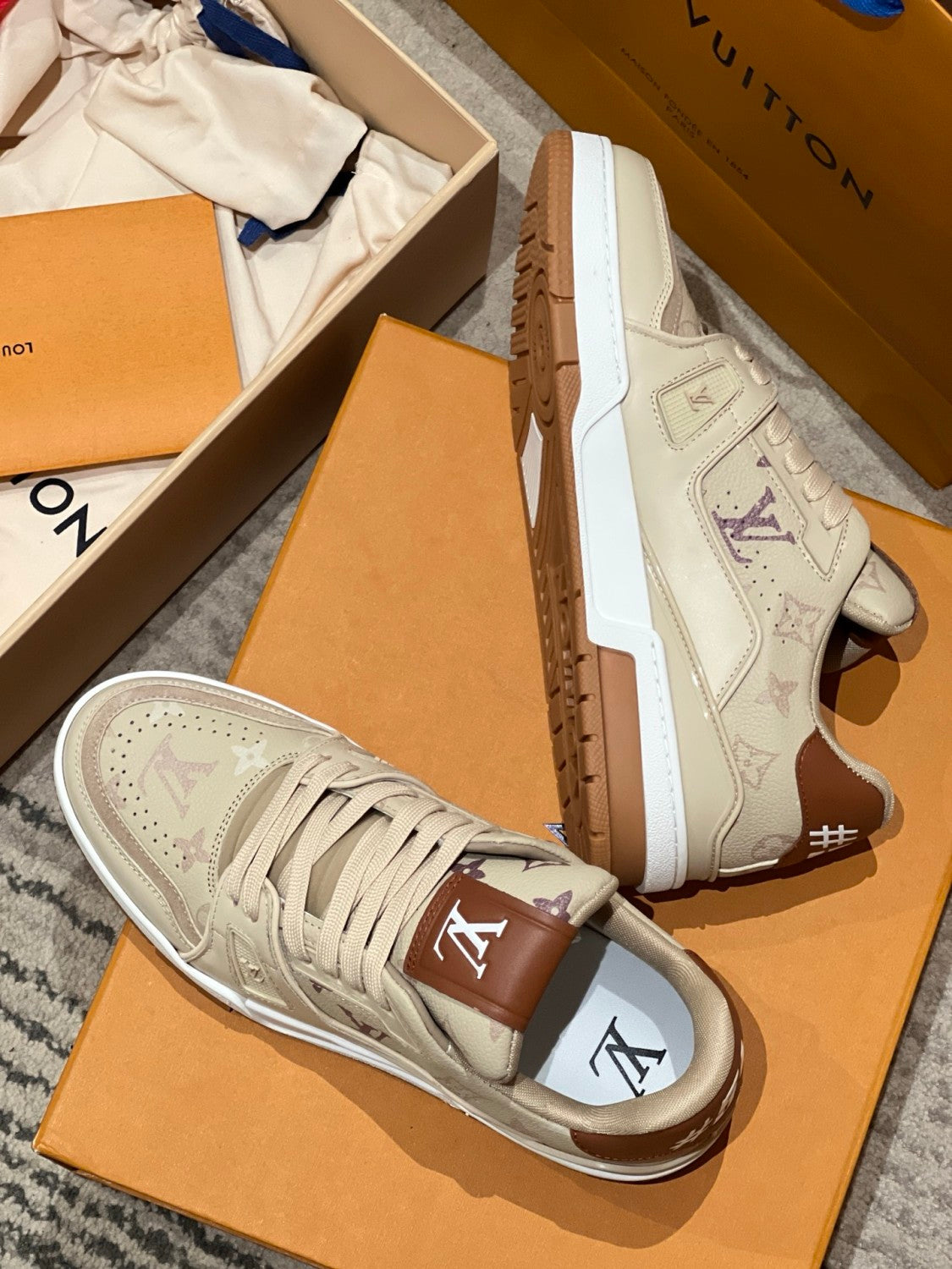 LOUIS VUITTON LV Trainer Sneaker #384200