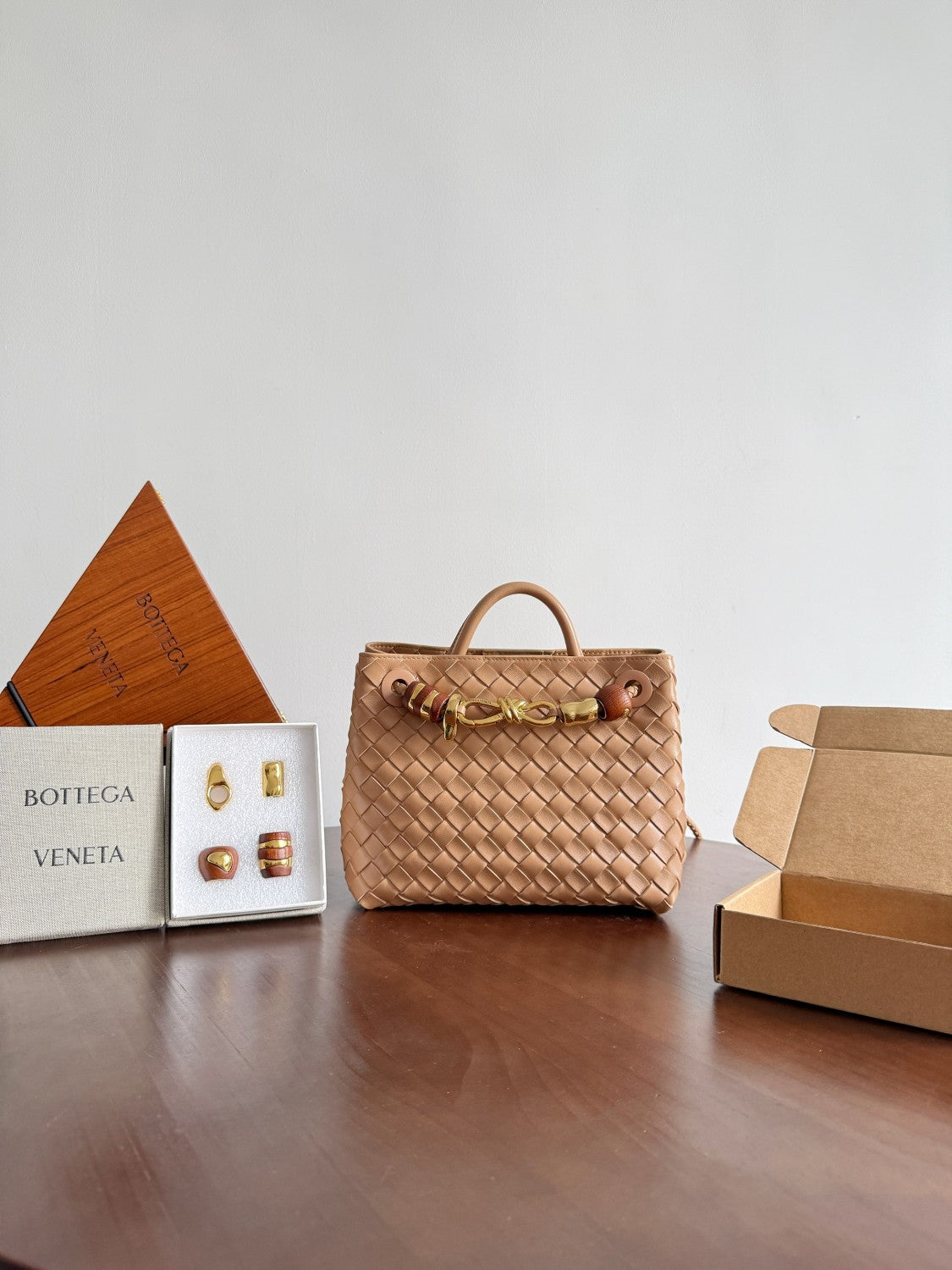 Bottega Veneta Andiamo Woven Design Leather Single Room Tote Women's Brown #332699