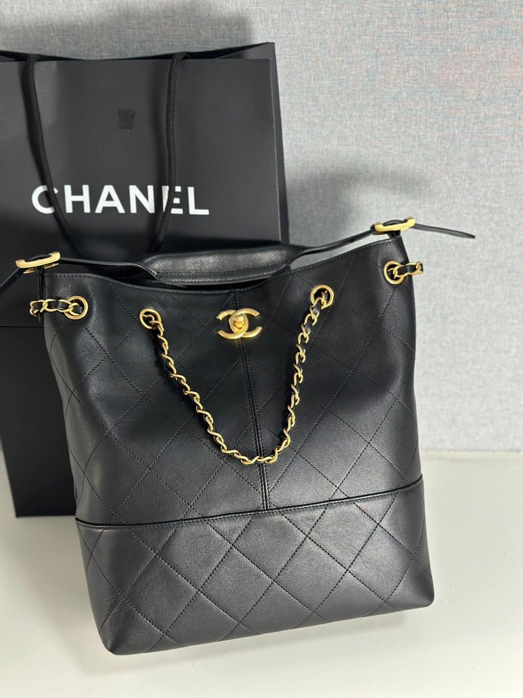 Chanel 25a Hobo Full-leather Black & Gold Vertical Tote Bag Stylish Luxury Shimmering Shoulder Bag Handheld Large Capacity Bags  #82166A