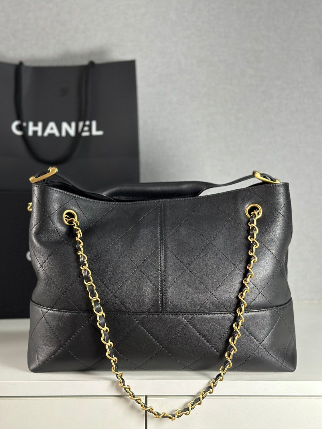 Chanel 25a Hobo Full-leather Black & Gold Horizontal Tote Bag Stylish Luxury Shimmering Shoulder Bag Handheld Large Capacity Bags  #82167A