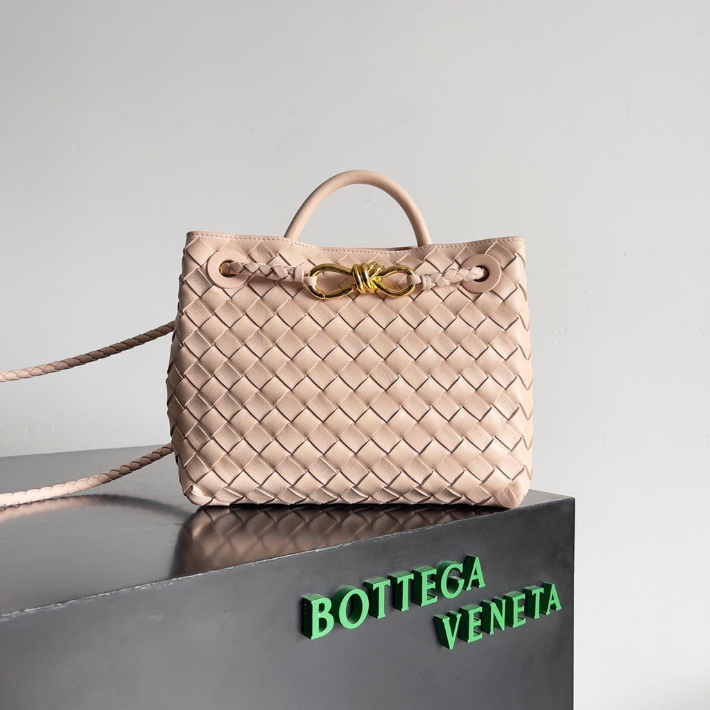 Bottega Veneta Andiamo Leather Woven Square Crossbody Bag Elegant Casual Handbag #194707